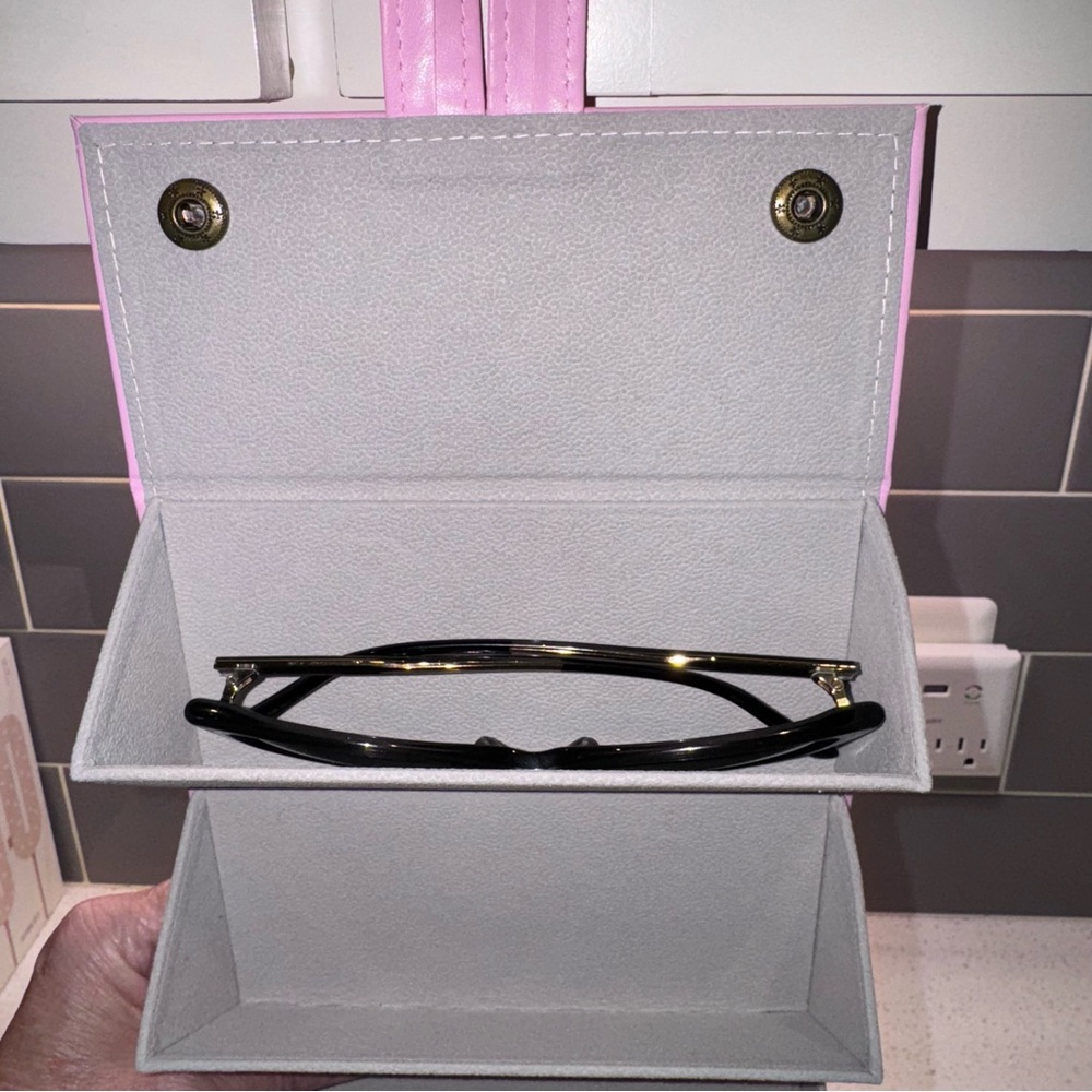 Pink and Gray Sunglass Travel Case - holds 5 pairs of sunnies - Picture 3 of 6